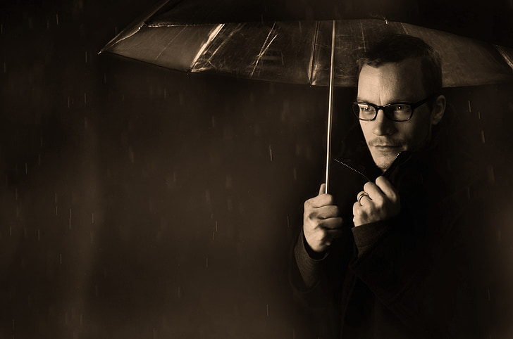 vīrietis, cilvēki, lietussargs, lietus, laika apstākļi, naktī, tumša