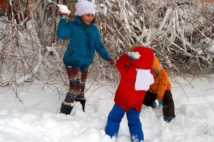 bērniem, spēlēt, sniega, ziemas, prieks, auksti