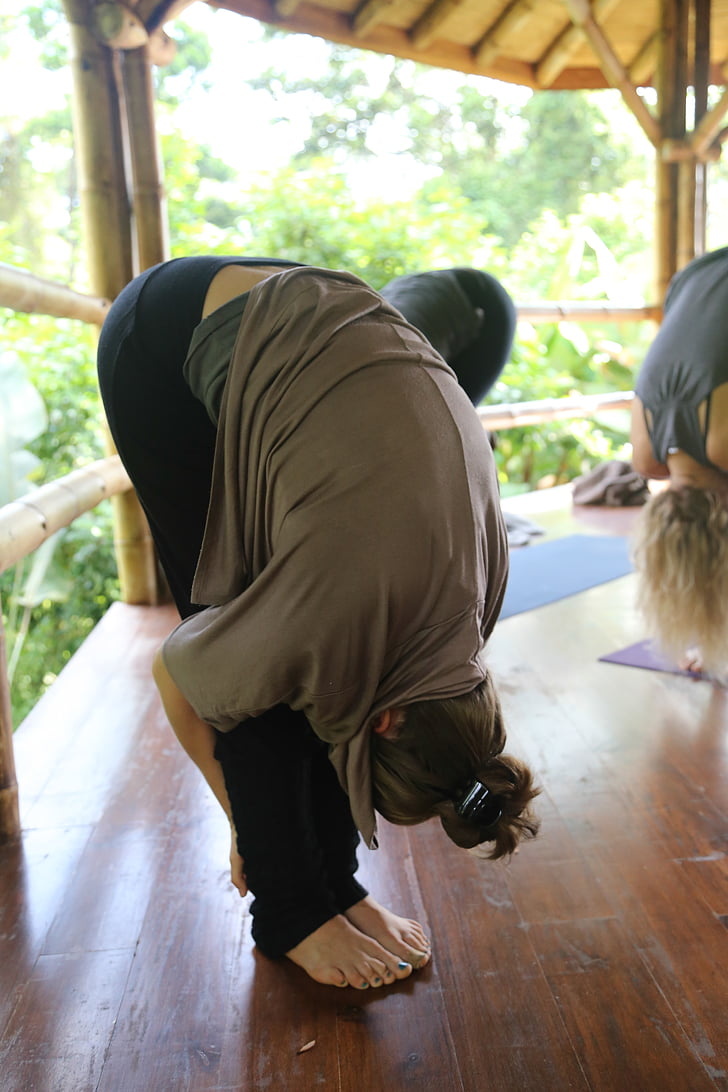 Yoga, plier vers l’avant, Costa Rica