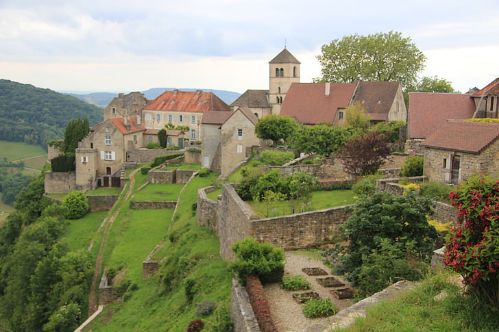 desa abad pertengahan, Jura, Prancis, benteng