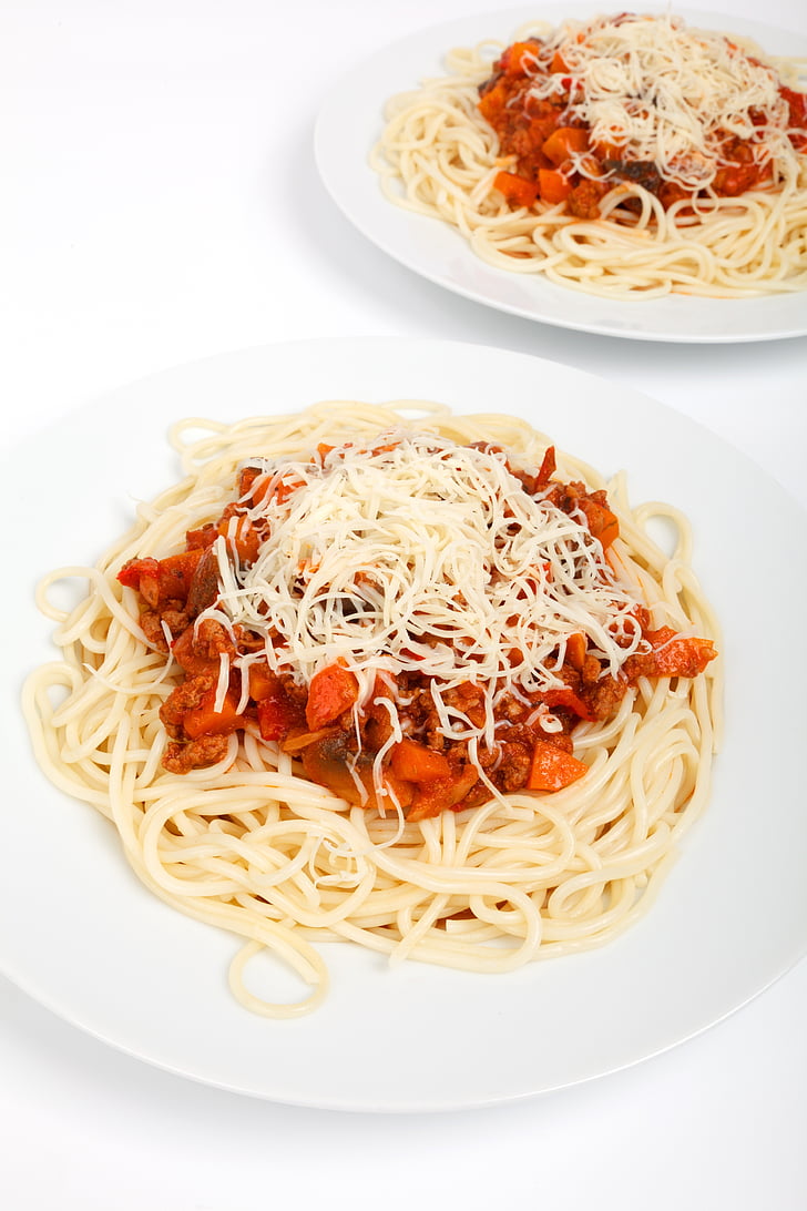Espaguetis, blanc, ceràmica, plaques, carn de boví, formatge, cuina