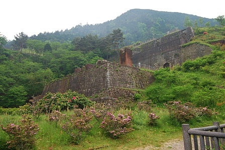 sitios históricos, edificio, mina de cobre de niño, rastro de planta de beneficio, marca de bóveda de existencias, Dongping, patrimonio industrial de Niihama