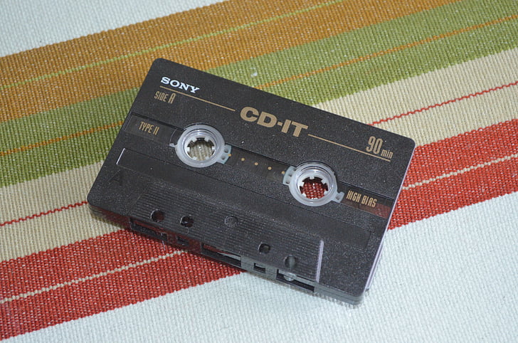 cassette, audiocassette, muziek, beschadigd, geen mensen, ouderwetse, binnenshuis