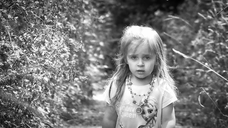 children, shooting, black white, blaack and white, outdoor portrait