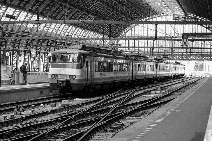 tren, Amsterdam, transport públic, Països Baixos, Holanda, l'estació de, blanc de negre