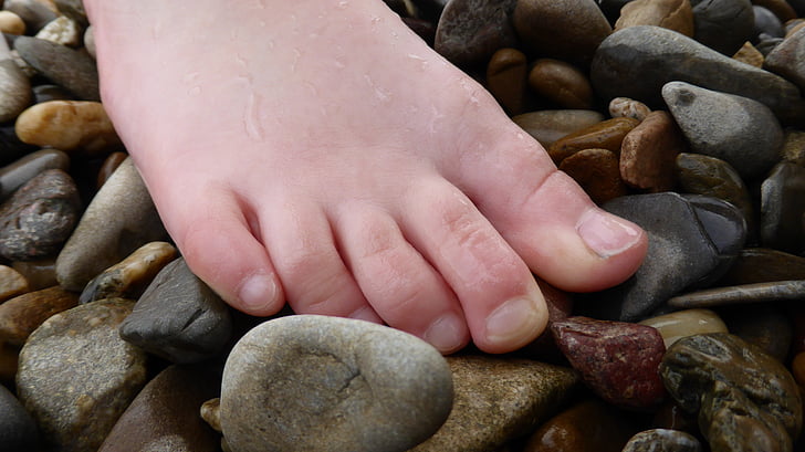 foot, ten, wet, flushed, barefoot, stones, pebble