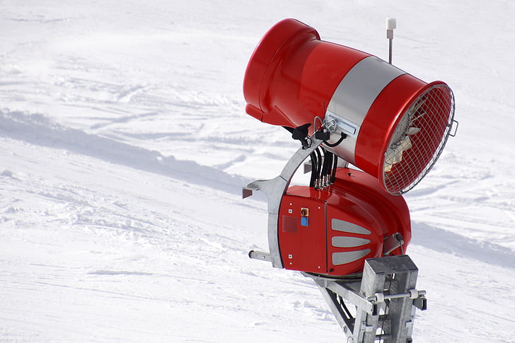 sneeuw kanon, Bedek met kunstmatige sneeuw, sneeuw kanonnen, Skigebied, winter, Skiën, Start-en landingsbaan