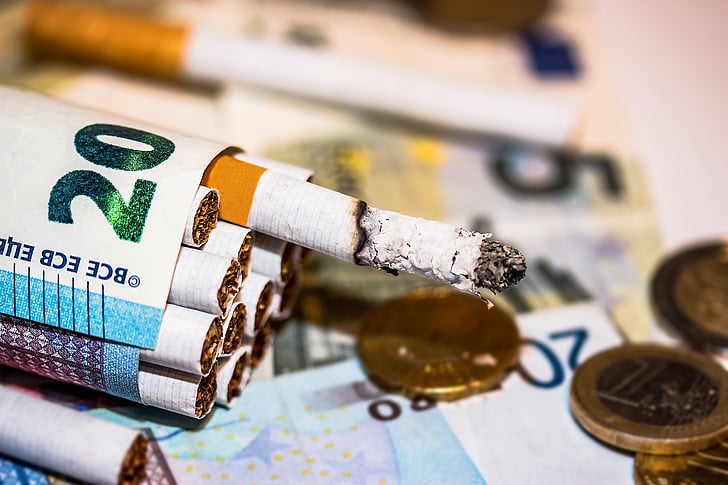 cigaretter, pengeseddel, cigaretter, brændende cigaret, aske, euro-sedler, usunde