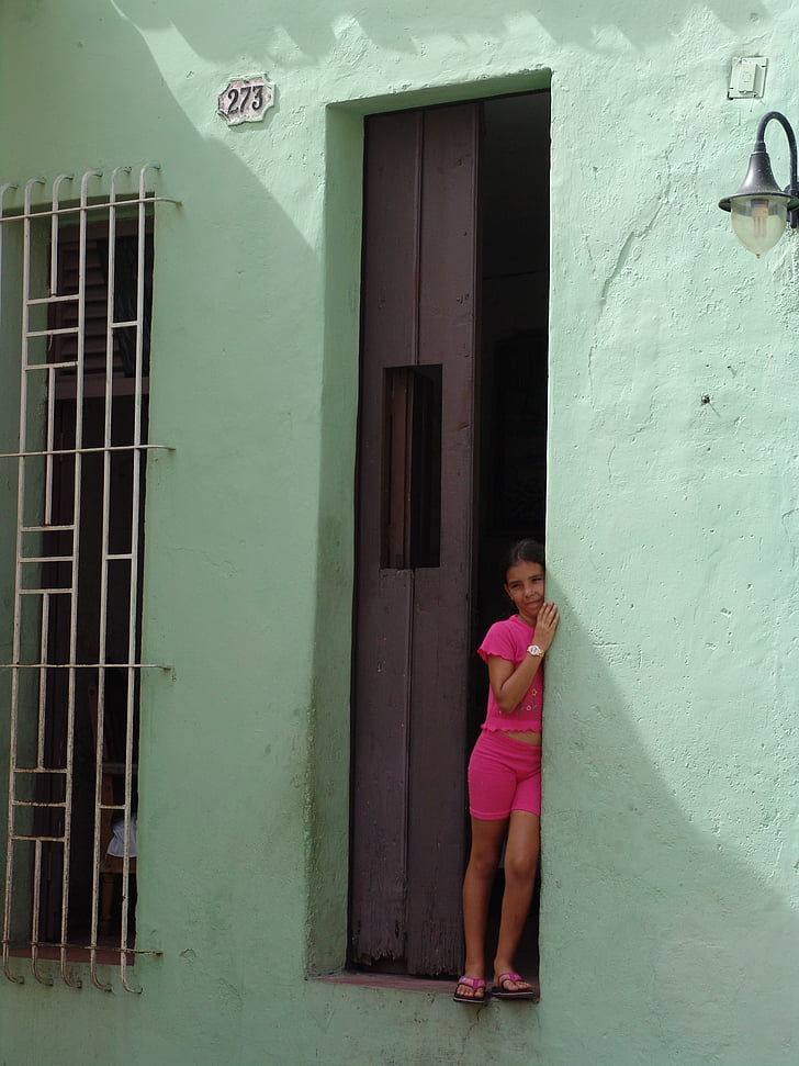 Cuba, menina, casa velha, verde, casa