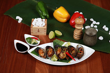 grilled mussels, seafood, restaurant, sour, sweet, sauce, food