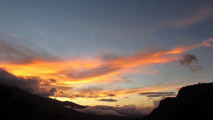 zachód słońca, Użytkownik arreboles, chmury, krajobraz, góry, niebo, chmury Cumulus