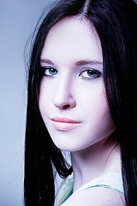 mystisk portræt af en pige, øjne, sort baggrund, Pige, hår, makeup, model
