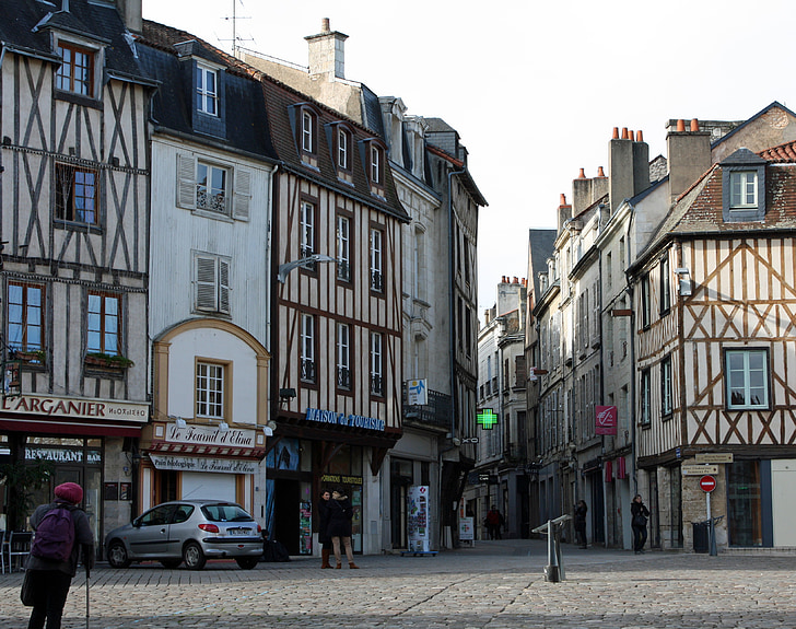centro di Poitiers, edifici medievali, posto francese, antica Piazza Francia, edifici in legno mezza, antiche botteghe
