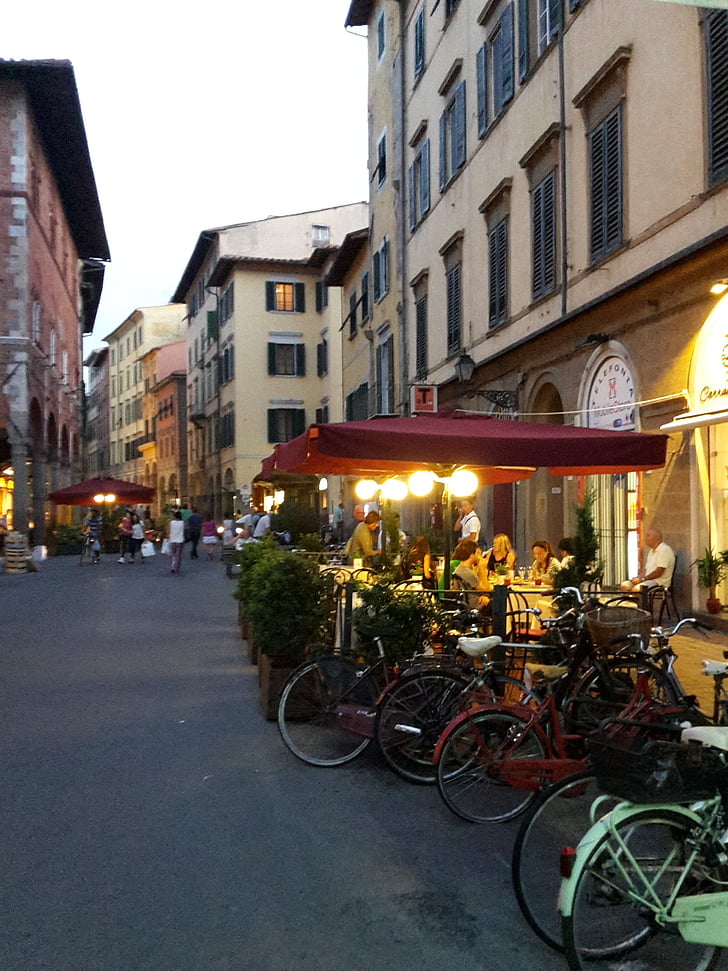 Pisa, Italia, vacaciones, noche, cena, café, restaurante