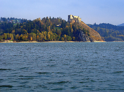 Czorsztyn kasteel, de ruïnes van de, Czorsztyn, water, Lake, Czorsztyn lagune, schiereiland