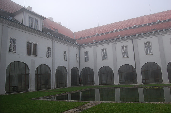 Architektura, klášter, mlha