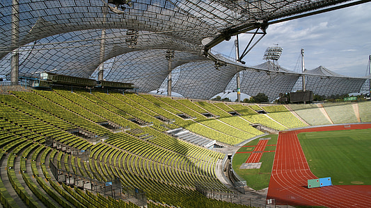 Stadium, åskådarläktare, tak, spelplanen, Aska, München, Olympiastadion