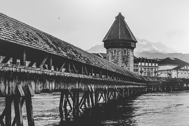 arhitektura, črno-belo, stavbe, brvi, Luzern, reka, Švica