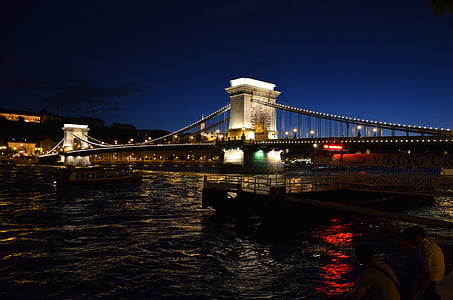 Podul cu lanţuri, Dunărea, Budapesta, Podul, noapte