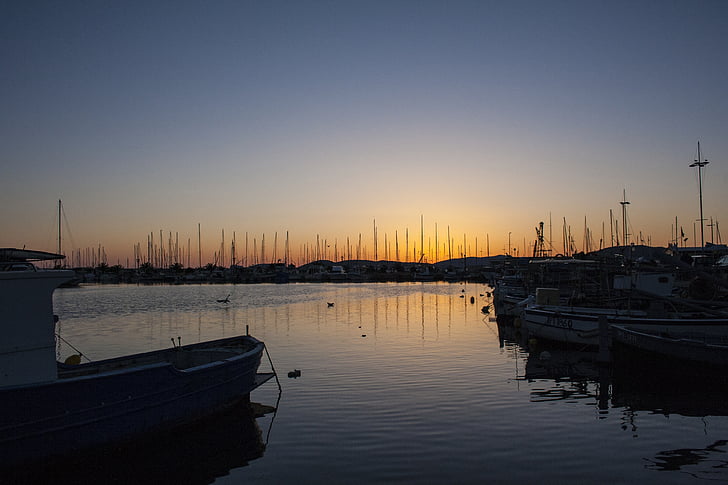 Alghero, Porto, puesta de sol, paisaje, mar, barcos, cielo