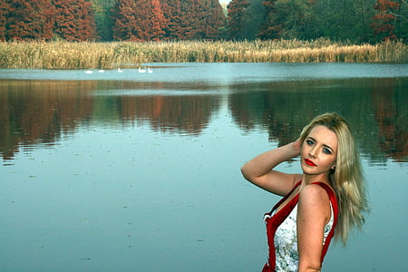 chica, Lago, otoño, árbol, reflexión, rojo, Rubio
