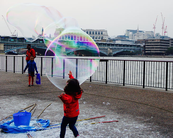 bubbles, street artist, children, joy, artistic, riverside, kids