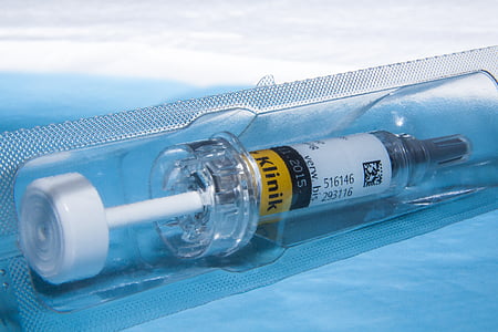 syringe, disposable syringe, blister, blister pack, bulk package, sterile, inject