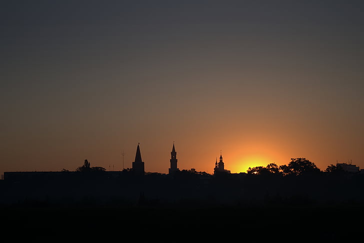Sonnenaufgang, Opole, Stadt, Konturen, die Kathedrale, Das Rathaus, Türme