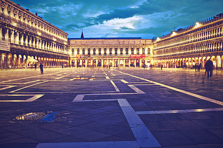 Piazza san marco, Wenecja, Włochy, Plac, ludzie, brukowiec, światła