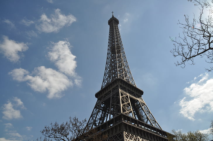 Айфеловата кула, Париж, Франция, небе