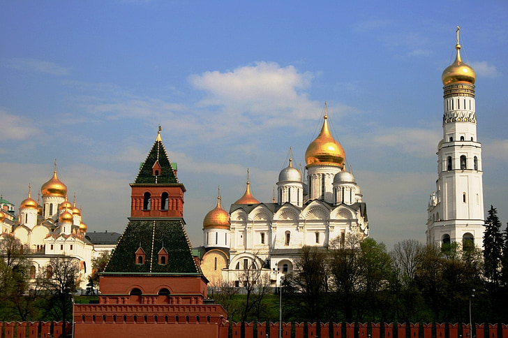 red brick tower, green areas, annunciation church, church archangel, ivan great belfry, white churches, towers shiny domes