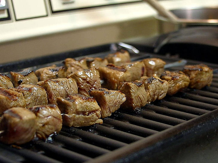 kabobs, beef, grilled, grilling, barbecue, drink, food