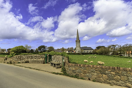 Torteval Biserica, Guernsey, Insulele canalului