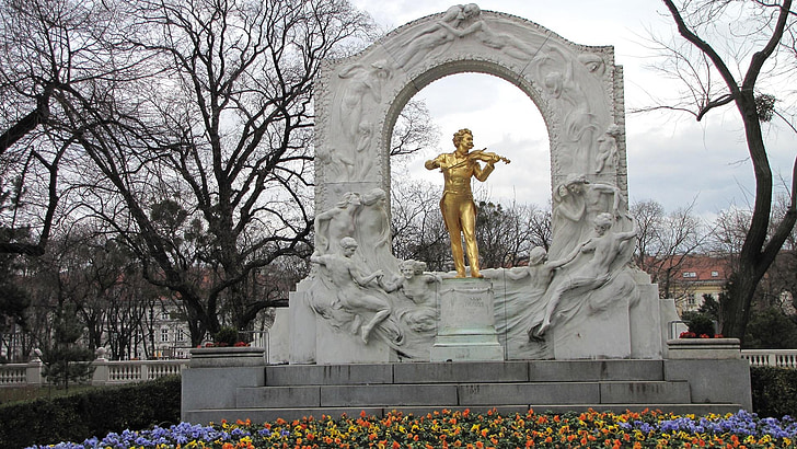 Johann strauss bild, Wien, skulptur, trädgård, storstadssemester, sightseeing, guld skulptur