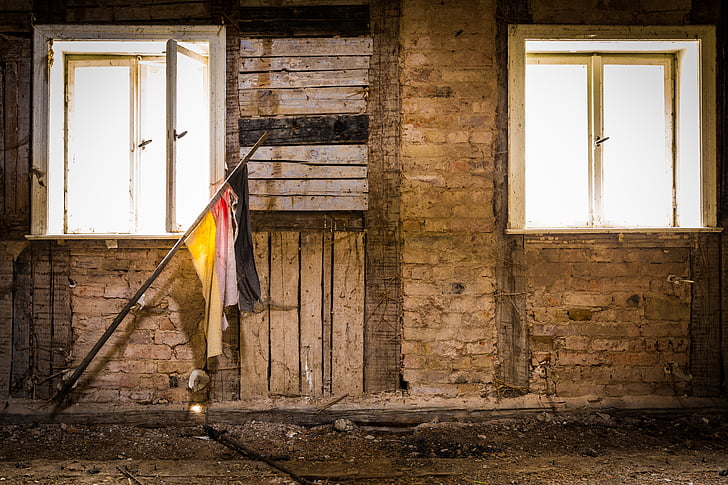 Flagge, Dachboden, vergessen, Deutschland, Orte des Interesses, Vergangenheit, Speicher