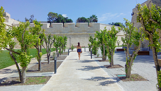 wanita, berjalan, Mdina, Rabat, Malta