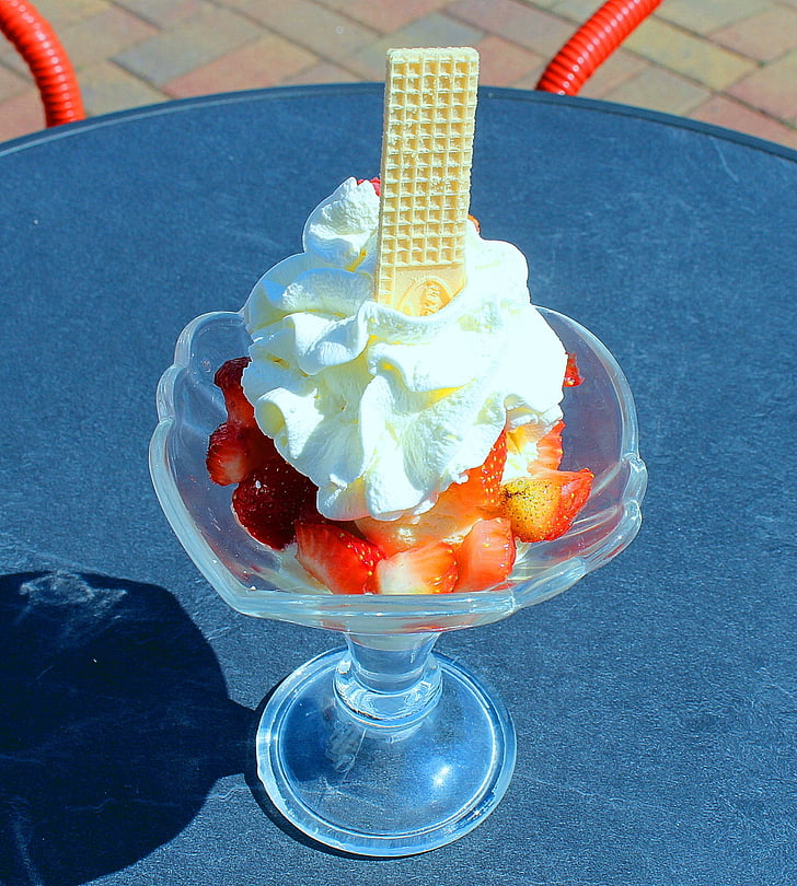 strawberry cup, cream, ice cream sundae, strawberries, ice, delicious, summer