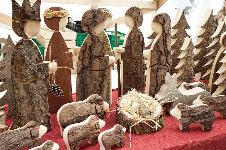 fusta de pi, figures, figures de pessebre de Nadal, joc de la Nativitat, talla, fusta