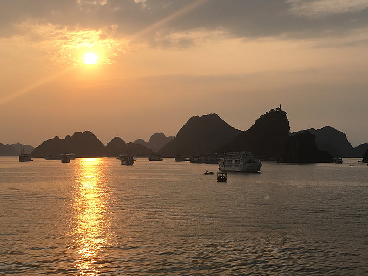 Západ slunce, Já?, Zátoka Ha Long, oranžová, oceán, obloha, cestování