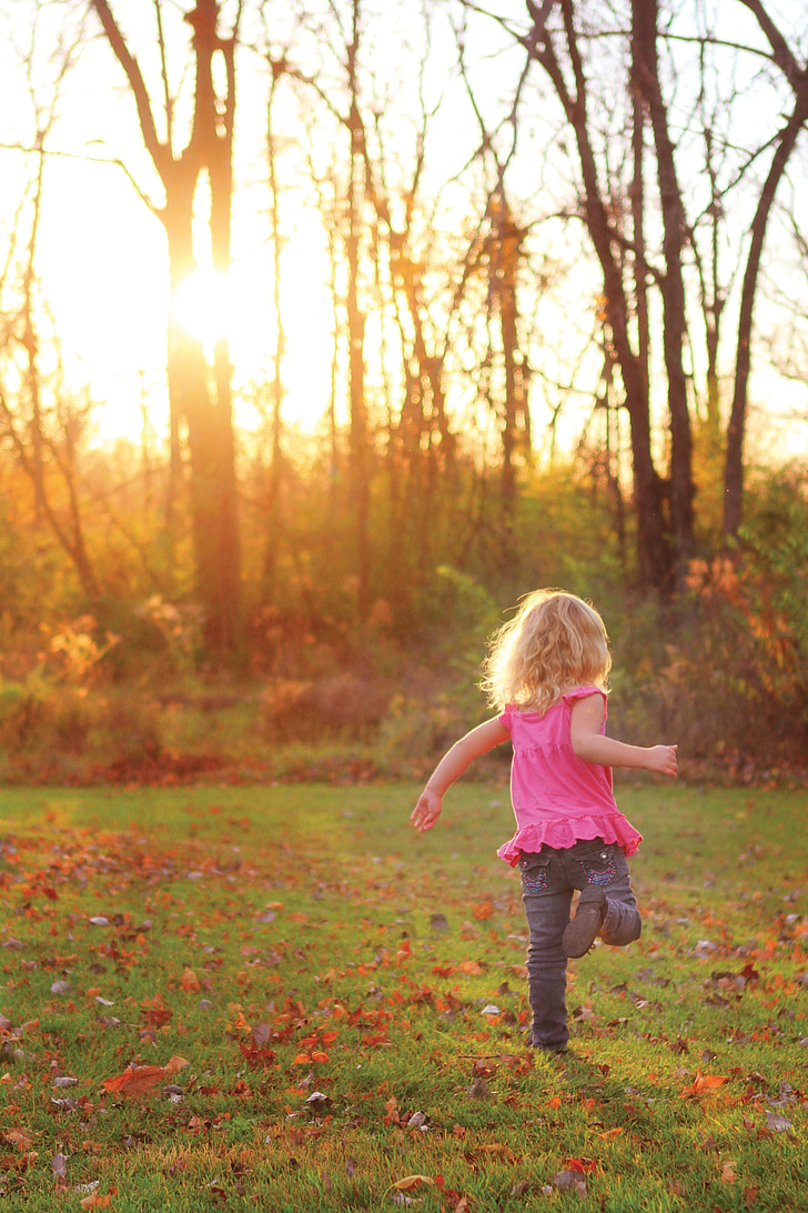 dievča, dieťa, beh, prehrávanie, jeseň, stromy, pole