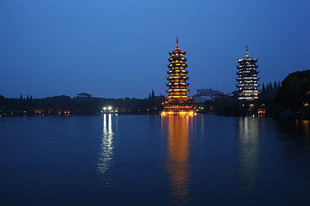 antica Torre, Stupa, Lago, vista di notte, Guilin