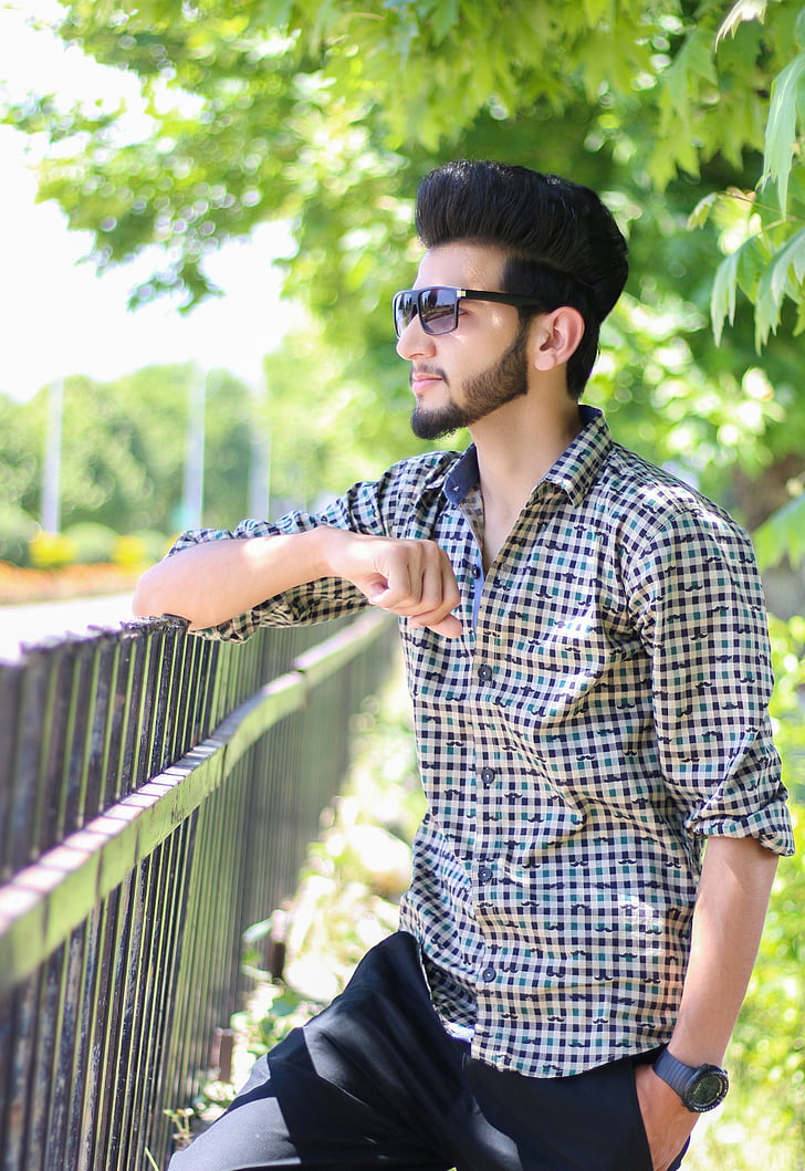 tyylikäs poika, muoti, miehen muoti, epäselvä tausta, lasit, Aasian pojat, Pakistan fashion