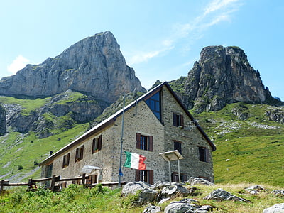 Rifugio mondovì, Alpine hut, dağ kulübesi, kulübe, konaklama, konaklama, Maritime alps