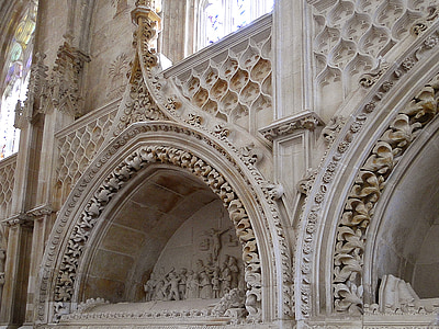 klášter sv. Jeroným, Portugalsko, Interiér kostela, dutiny hrob, hrobky, manuelský styl, Architektura