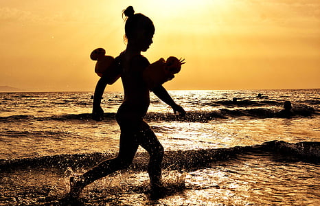 girl, silhouette, child, water, water spalsh, seaside silhouette, games