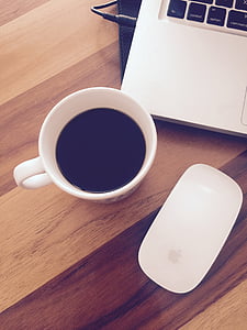 černá káva, snídaně, kofein, káva, počítač, pohár, psací stůl