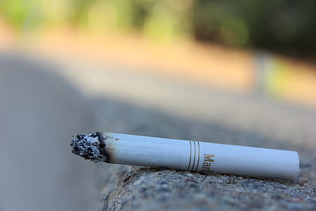 cigarette, Marlboro, tabac, fumée, usage du tabac, arrêter de fumer, cancer du poumon