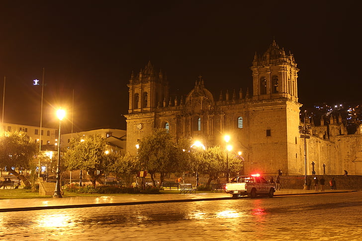 Giữ hành, đi du lịch, Cusco
