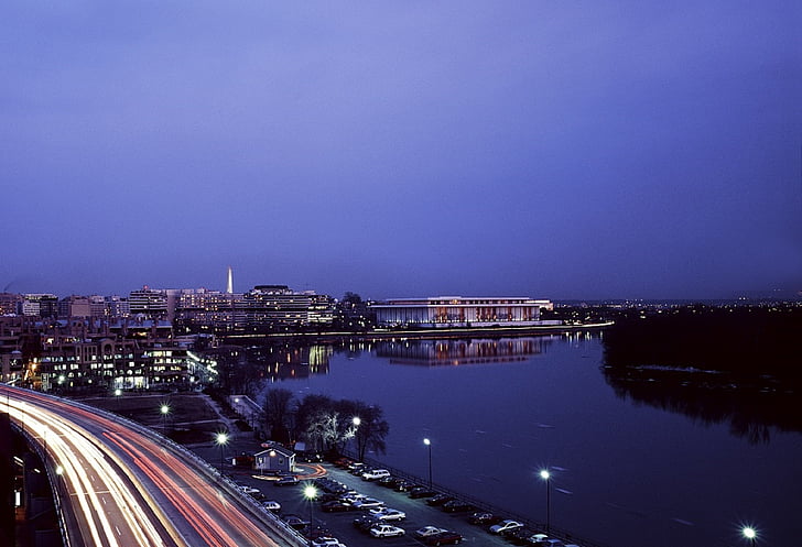folyó, alkonyat, utca-és városrészlet, Potomac, Washington, DC, este