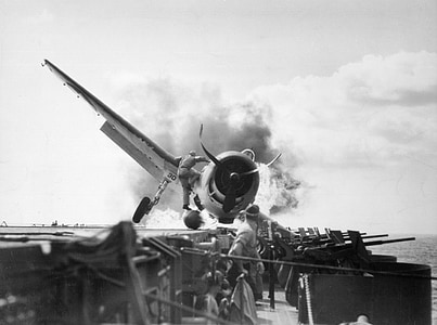 podczas startu i lądowania, Katastrofa samolotu, wypadek, awaria, samolot, 1943 roku, lotniskowiec
